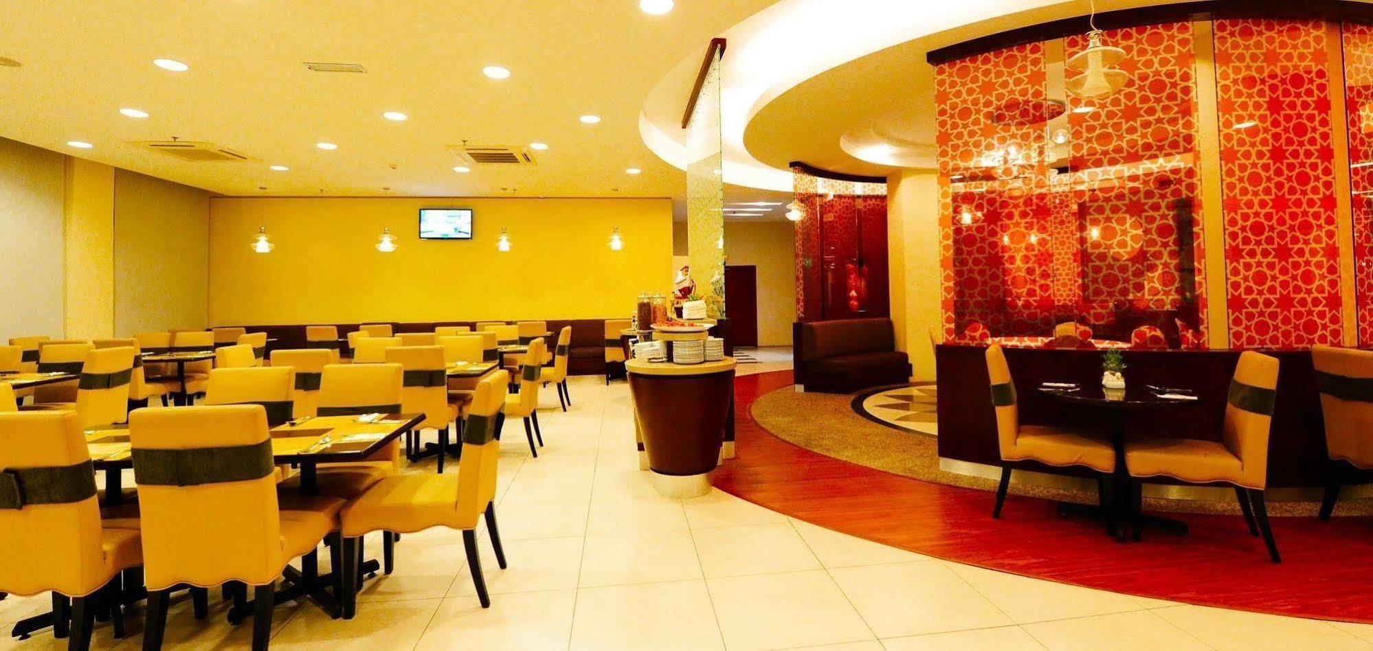 The Grand Puteri Hotel Kuala Terengganu Exterior photo